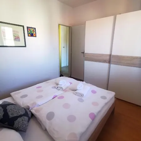 Losotovi Apartment *