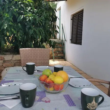 Apartment Losotovi Vrboska